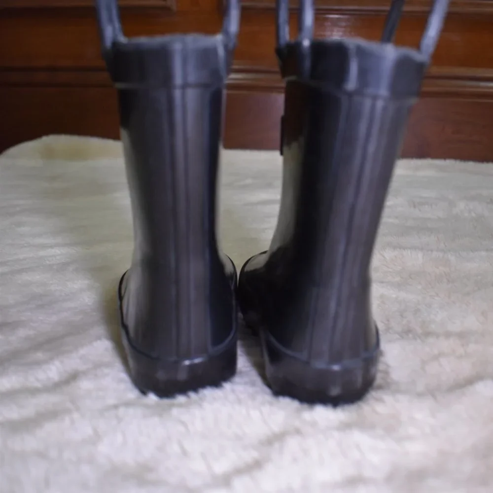 Kids Black Rain Boots Size 4 BPA Free Rubber Waterproof